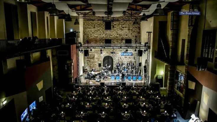 Brass, primo sì al nuovo statuto e la commissione si spacca: “La politica entra nell’arte”