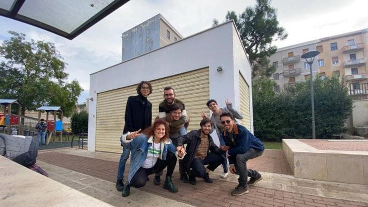 A Bari il chiosco del giardino Mimmo Bucci ora è la sede di Fridays For Future: "Una nuova casa per i giovani, accanto ai residenti"