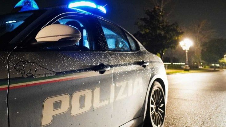 Firenze, aveva in casa 31 cellulari rubati e droga sintetica