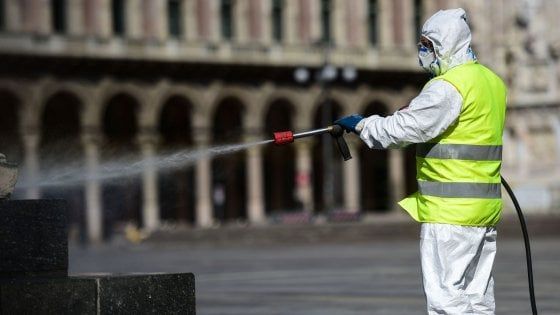 Coronavirus in Lombardia, meno 27,5% di rifiuti a Milano. Da oggi nuovo ciclo di sanificazione