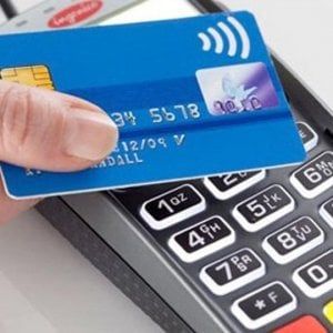 Palermo, ruba la carta di credito e fa acquisti: denunciata