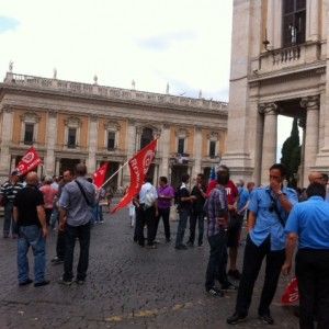 Roma Tpl, protesta in divisa dei lavoratori contro i licenziamenti