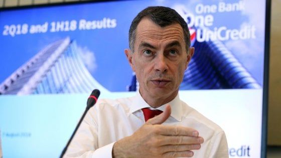 Pagare per lasciare i soldi fermi in banca, Mustier (Unicredit) apre: "Tassi negativi vanno trasferiti ai clienti"