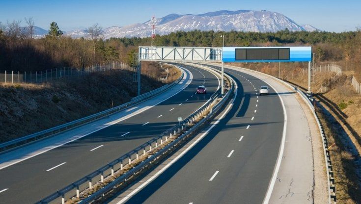 Troppi incidenti, si abbassano i limiti di velocità sulla tangenziale di Torino