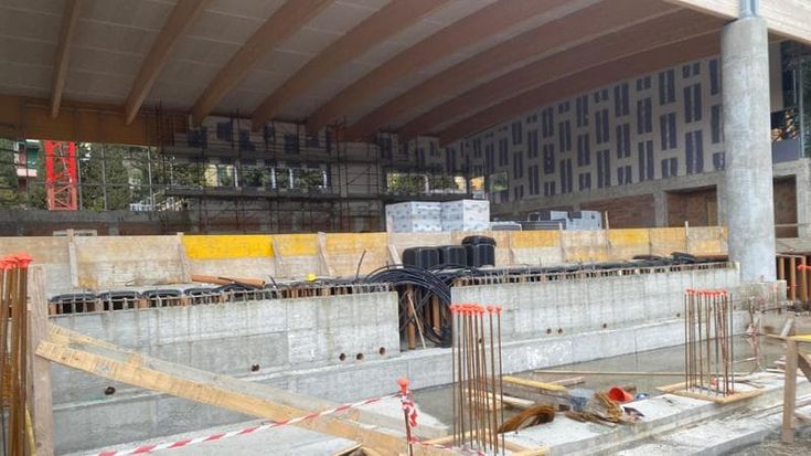 Impianti sportivi e piscine: lavori in ritardo a Ponente, ritmi forzati al Palasport