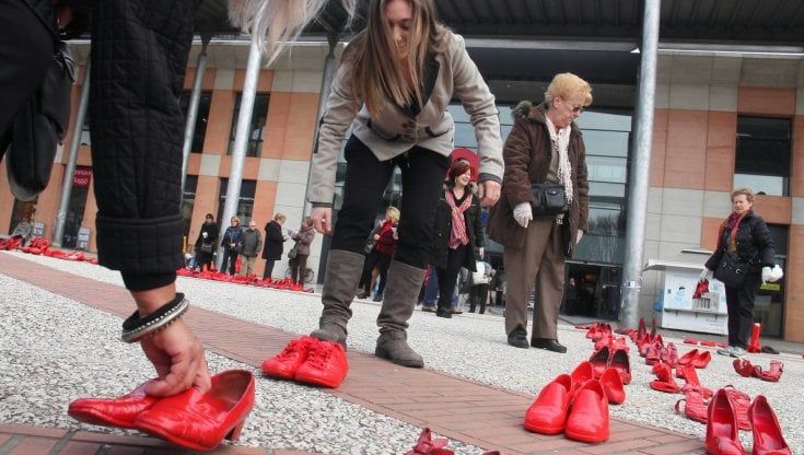 La storia: "Una volta mi ha preso per il collo e sbattuto al muro, ho detto: basta"