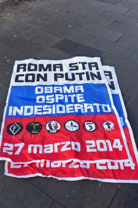 Roma, manifesti della destra contro Obama