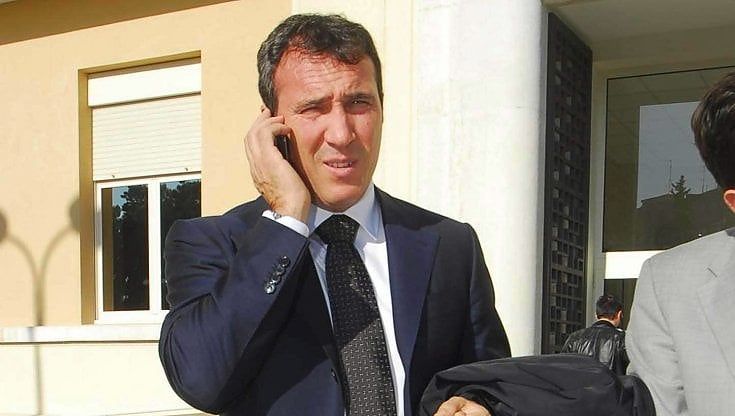 Regione Puglia, bufera sul concorso per dirigenti all'Arpal: buste aperte in anticipo e uso di telefonini