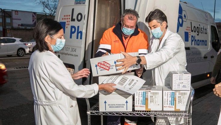 Toscana vaccino: conto alla rovescia per insegnanti e forze dell'ordine