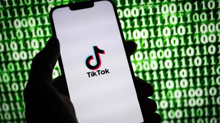 TikTok, la sentenza dell’Antitrust non stupisce: minori esposti a contenuti di autolesionismo in meno di tre minuti. Otto per quelli sui disturbi alimentari