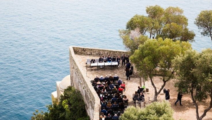 Turismo, Ischia “chiama” i giovani: 10 borse di studio per lavorare con gli chef stellati del golfo di Napoli