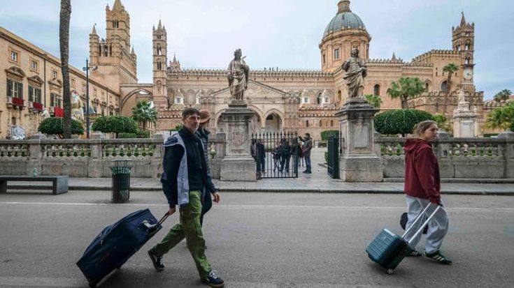 Pasqua, Taormina crolla e Palermo resiste. Il turismo a due facce