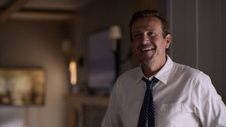 Strizzacervelli seriali, tutti dall'analista. Jason Segel di 'Shrinking': "Troviamo l'umorismo in un'esperienza così universale come il dolore"