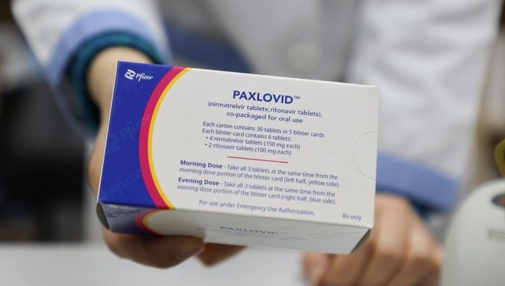 Arriva nelle farmacie la pillola anti-Covid, ecco chi ne ha diritto e come ritirarla
