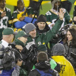 Nfl, i Bears rovinano la festa dei Packers. Ma che emozione per Favre
