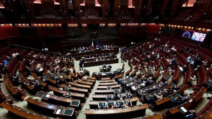 Deputati spiati dallo staff di FdI, la Camera apre un’indagine