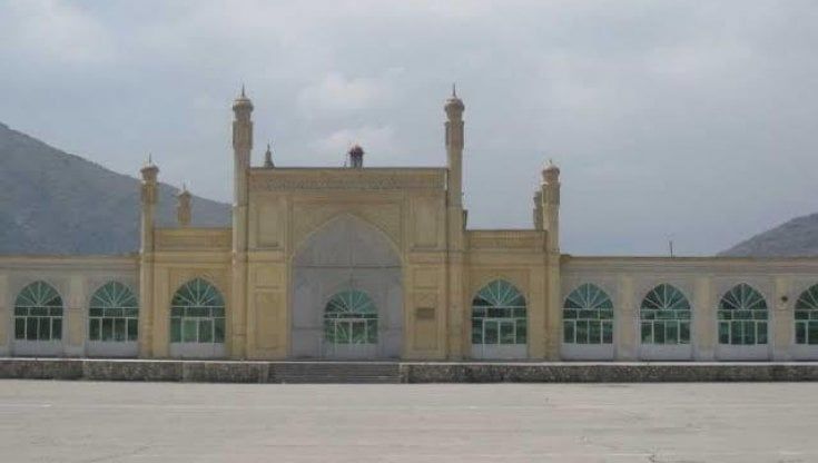 Kabul, attentato ai funerali della madre del portavoce talebano: dodici morti