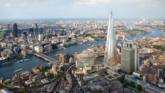 Banche, 'vietate' le scarpe marroni per lavorare nella City di Londra