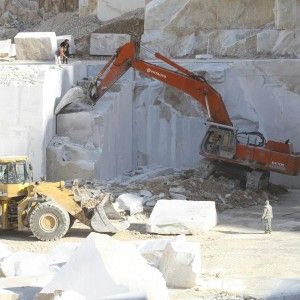 Piano cave, la Regione dice stop a nuove gallerie in quota