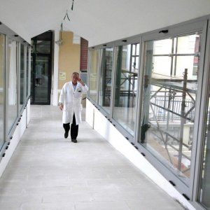 Reggio Emilia, beve detersivo per lavastoviglie: muore bimbo di due anni