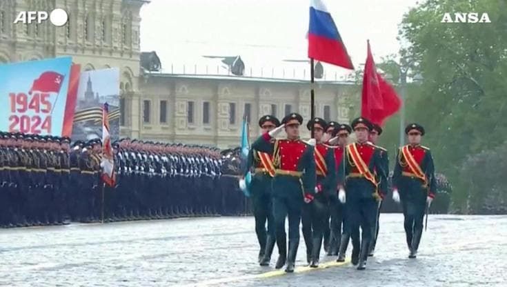La Russia celebra la vittoria sul nazismo: la parata militare sulla Piazza Rossa di Mosca