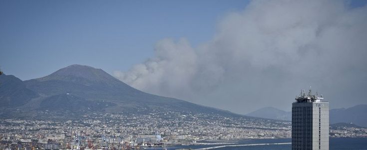 Dal Vesuvio a Capri: la Campania “brucia”