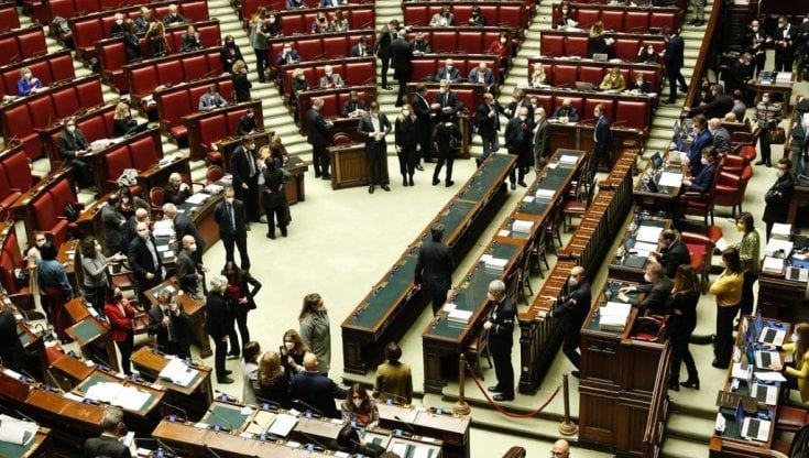 Manovra, la Camera vota la fiducia. Dal'Irpef al Superbonus: vale 32 miliardi