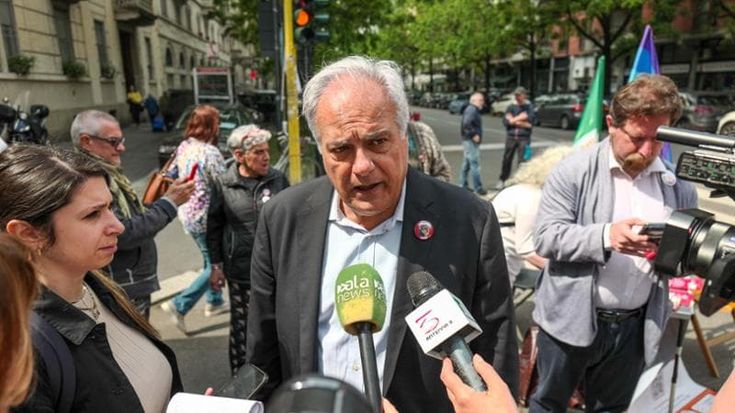 Roberto Salis: “Ringraziare? Macché, provo rabbia. Da Tajani e Nordio nessun aiuto concreto”