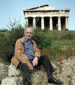 Markaris: "Sulla Grecia solo propaganda, la crisi c'&egrave; ancora"