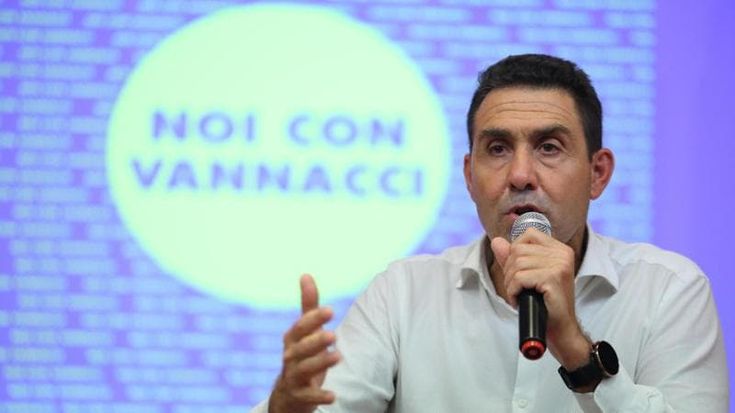 Vannacci flop, in Puglia al raduno attese cento persone ma la sala resta vuota e la riunione finisce in un panificio