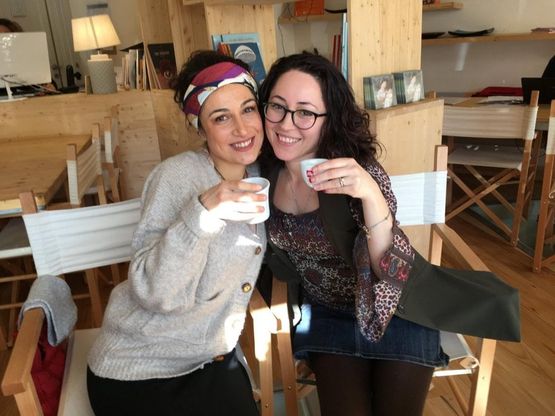 Un caffè con ogni amico Facebook, la sfida di Irene: "Così conosco loro e imparo di me"