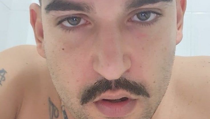 Il rapper Nicholas Lo Presti evade dai domiciliari per andare dal parrucchiere e si costituisce in diretta social