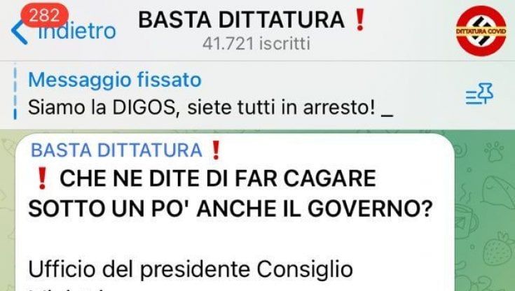 "Bombardiamo Palazzo Chigi": offensiva contro il governo nelle chat dei No Vax. Minacce a Di Maio: "Serve il piombo"