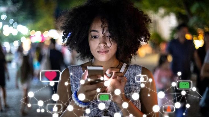 Le caratteristiche della nuova modernità, tra social e intelligenza artificiale