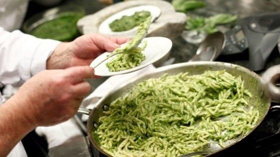 Pesto: ecco la ricetta perfetta (ma quante sorprese dalla storia)