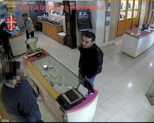 Violenta rapina a Castel Maggiore,<br />presa la banda che assalt&ograve; la gioiellieria<br />&nbsp;