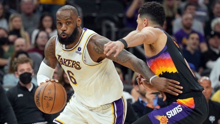 Nba: LeBron nella leggenda, ma fa festa Phoenix. Super Durant trascina Brooklyn