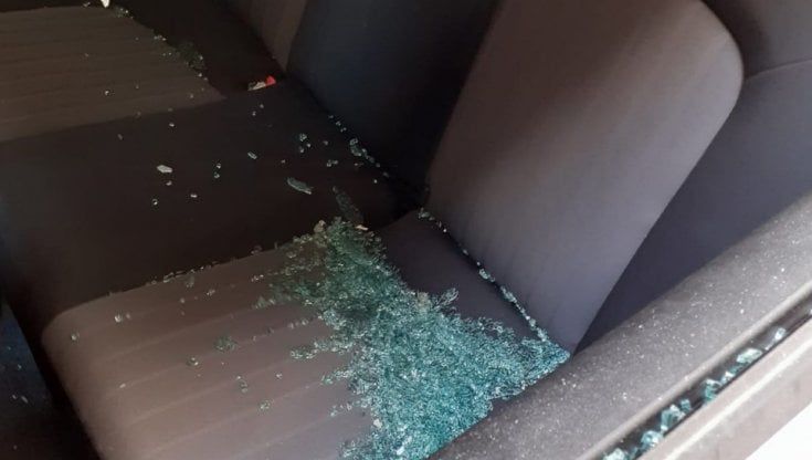 Taranto, rubati i tamponi dall'auto dell'Asl durante l'intervento a domicilio: "Prima ci chiamano eroi, poi ci derubano"