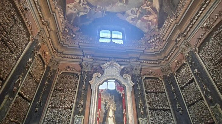 Nuova luce per statue e affreschi nell’ossario di San Bernardino