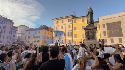 Da Milano a Napoli, l’Italia del tifo divisa tra Spagna e Argentina
