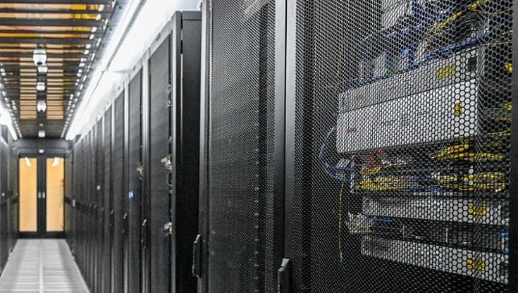 Data center e PFAS: l’inquinamento tra i rischi legati all’intelligenza artificiale