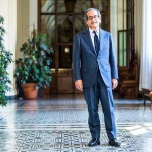 La Cina minaccia dazi agli Usa, ma le Borse restano positive