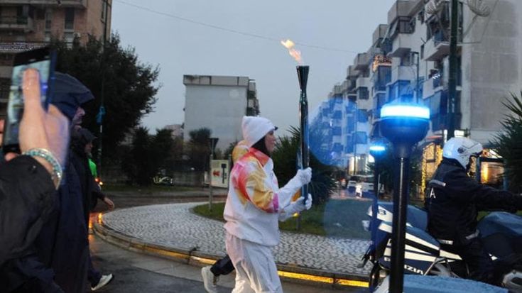 La fiamma olimpica attraversa la Puglia fino a Capodanno, Fefè De Giorgi tedoforo d’eccezione
