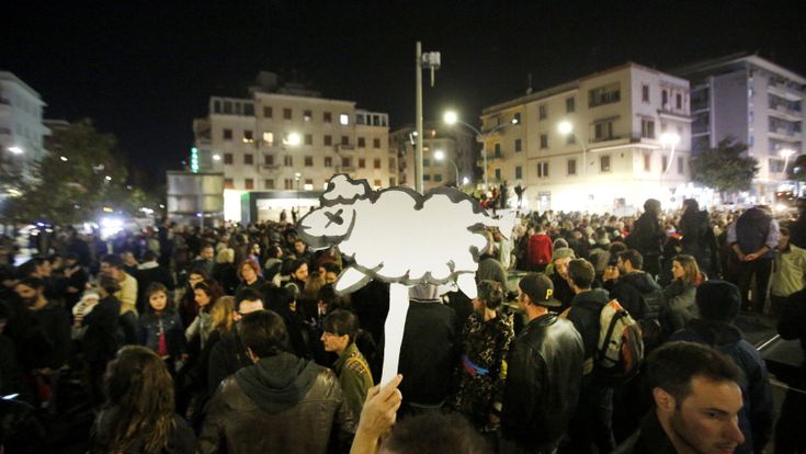 Attentato alla Pecora elettrica. Quei libri diventati cenere