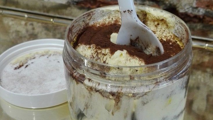 Allergica al latte muore dopo dieci giorni di coma: aveva mangiato un tiramisù "vegano" contaminato