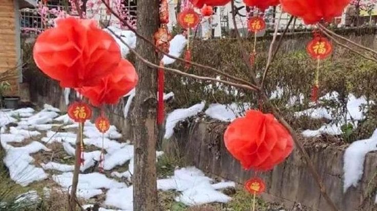 Cina, ovatta al posto della neve: costretto a chiudere un villaggio turistico invernale