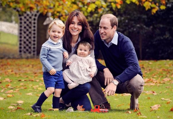 Gb, gli auguri di Natale di William e Kate: nuova foto di famiglia 