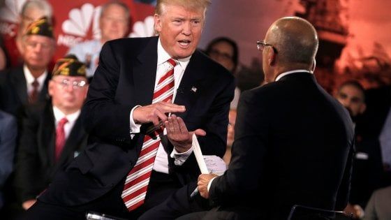 Trump-Clinton, duello a distanza sulla rete Nbc: "Putin è meglio di Obama". Ma per Hillary "E' un pazzo"