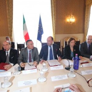 Strage di Taranto, Alfano: "Lo Stato c'&egrave;, non rester&agrave; impunita. S&igrave; alla mappa del crimine"