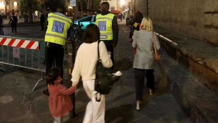 Pattuglie di steward per la sicurezza nel periodo natalizio
